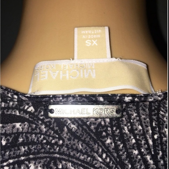 Michael KORS XS stretch dress. - Picture 9 of 11